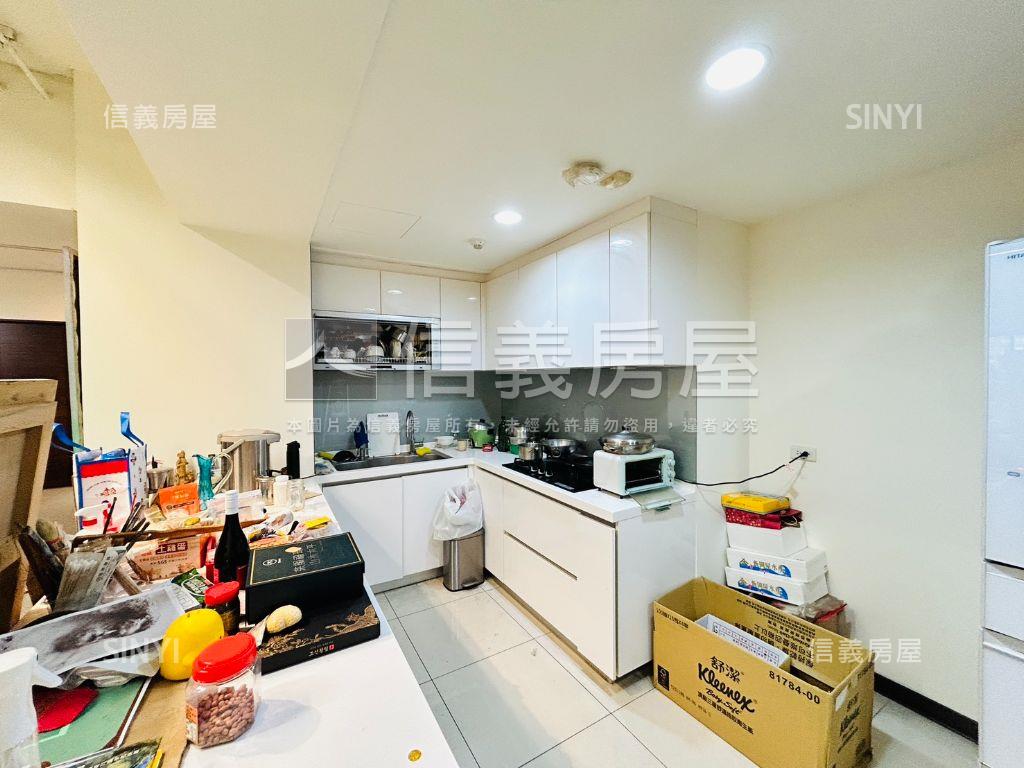 馥樂‧尊爵三房雙車位房屋室內格局與周邊環境