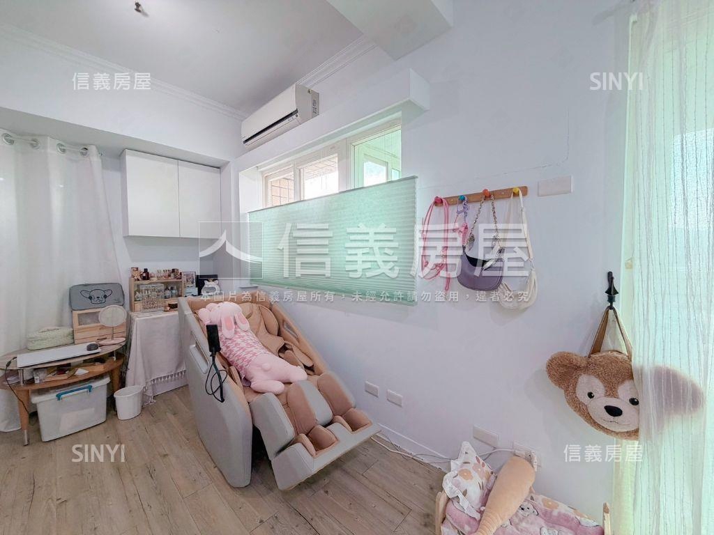 摩天鎮。美妝１房帶車位房屋室內格局與周邊環境