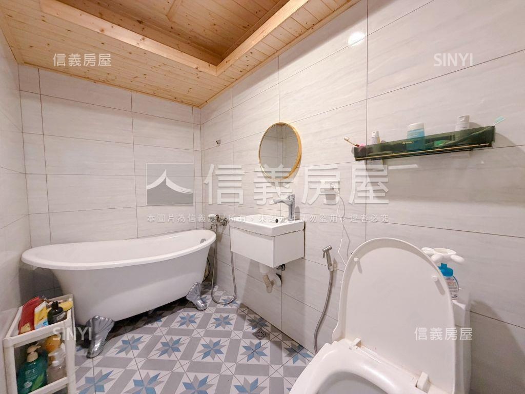 摩天鎮。美妝１房帶車位房屋室內格局與周邊環境