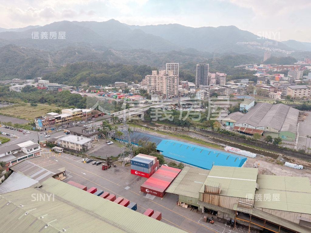 摩天鎮。美妝１房帶車位房屋室內格局與周邊環境