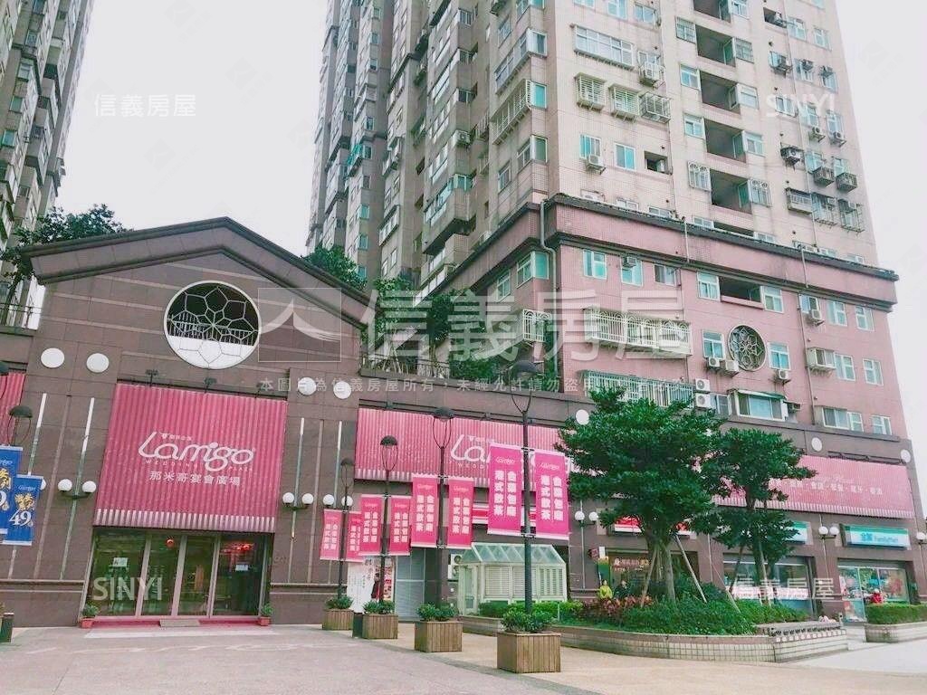 摩天鎮。美妝１房帶車位房屋室內格局與周邊環境