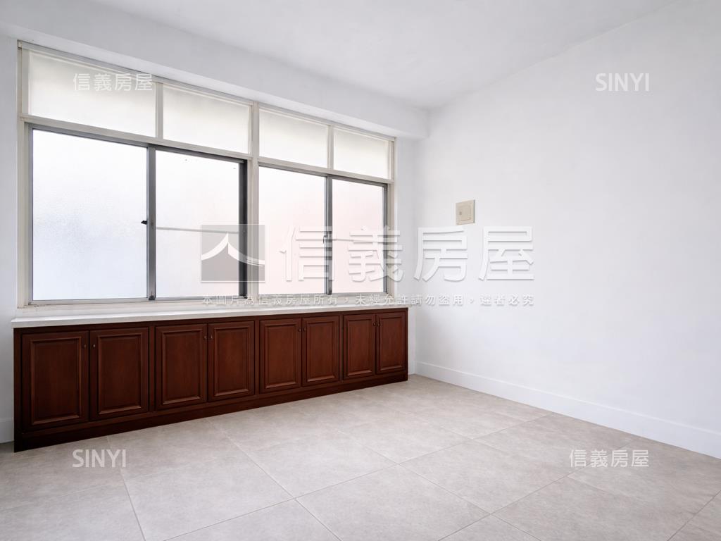 火車站忠孝街騎樓透天房屋室內格局與周邊環境