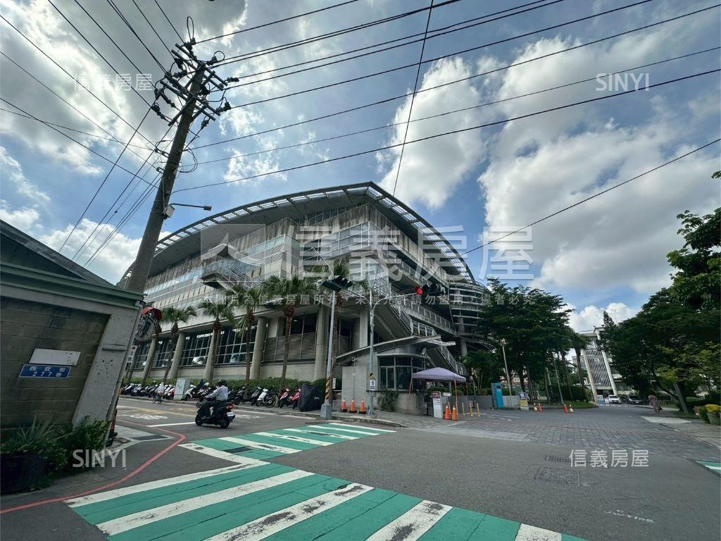 逢甲中央公園旁美透天房屋室內格局與周邊環境