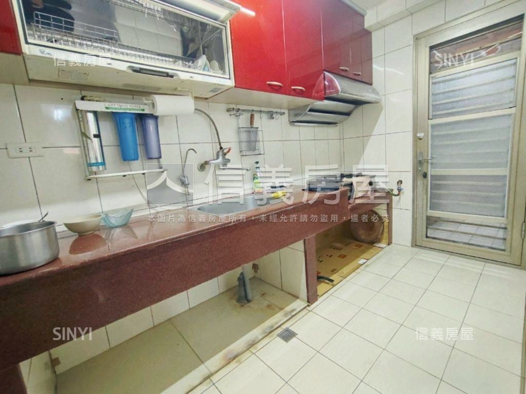 住店５房大空間稀有釋出房屋室內格局與周邊環境