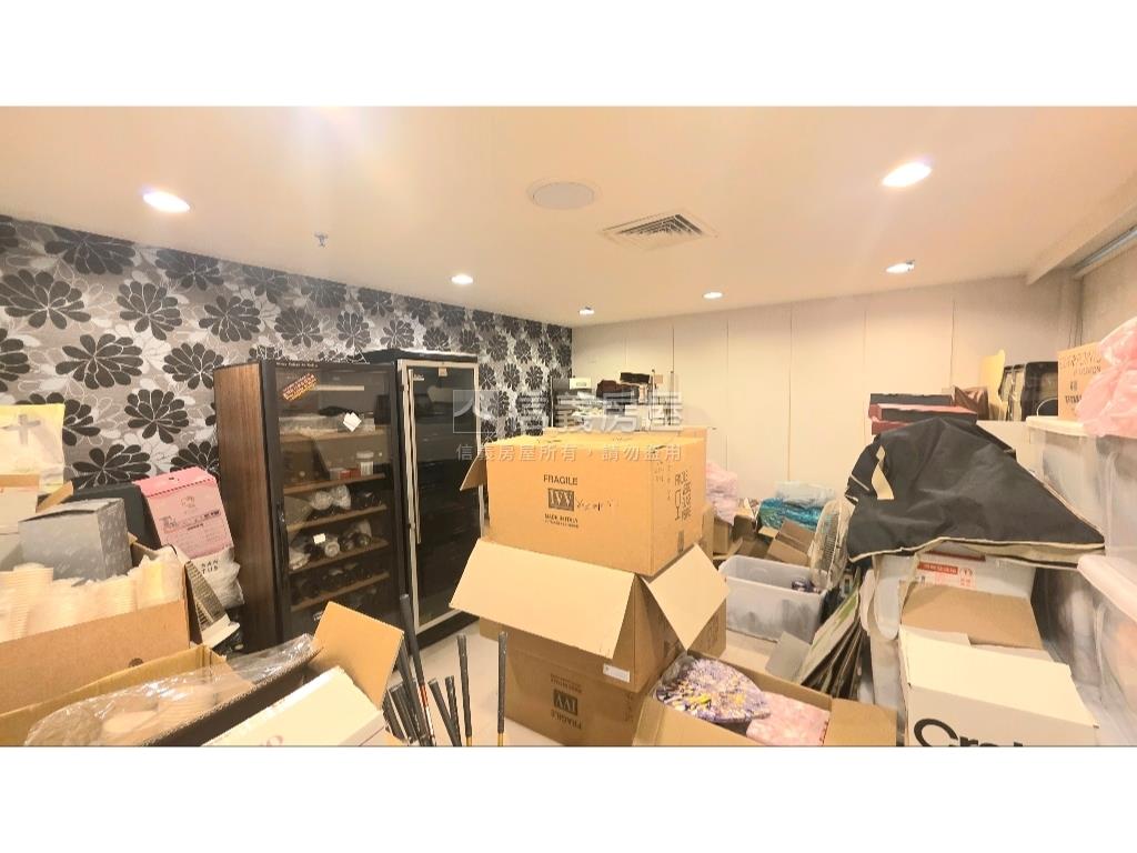 西區高樓三面採光辦公室房屋室內格局與周邊環境