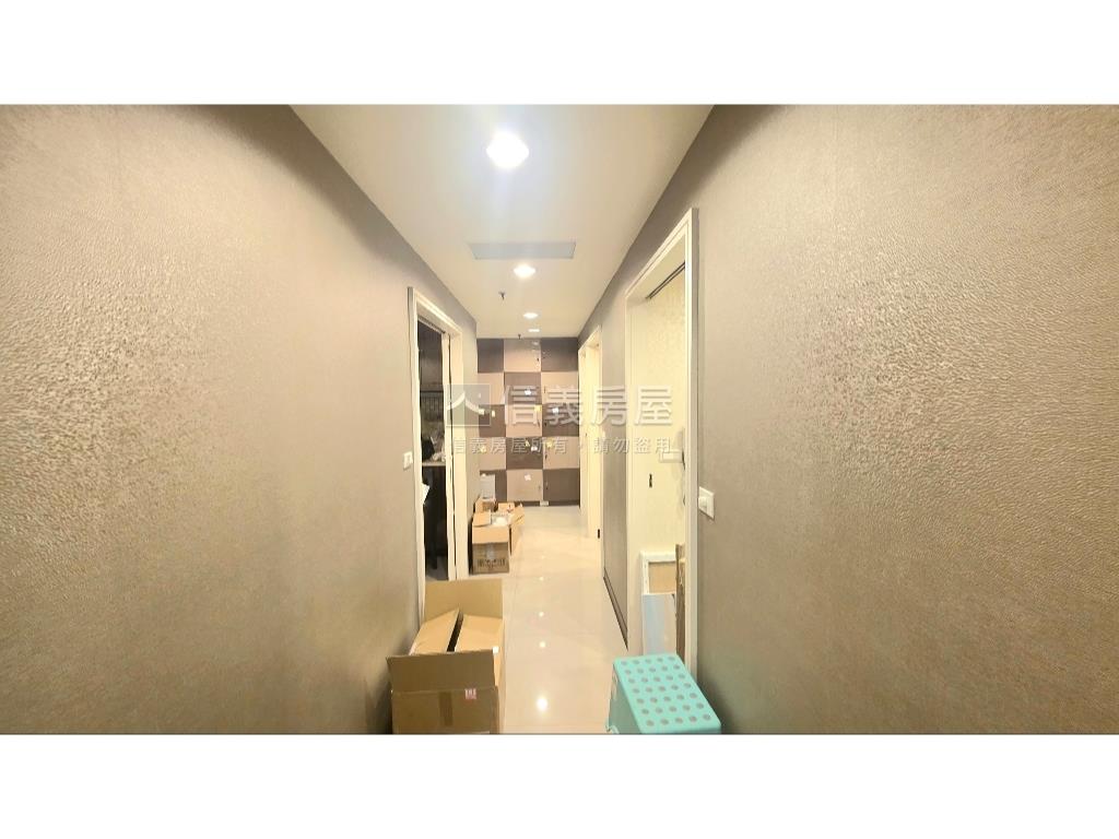 西區高樓三面採光辦公室房屋室內格局與周邊環境