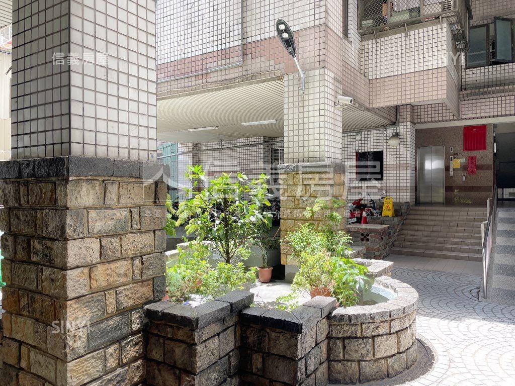 商業區大樓高樓大三房房屋室內格局與周邊環境