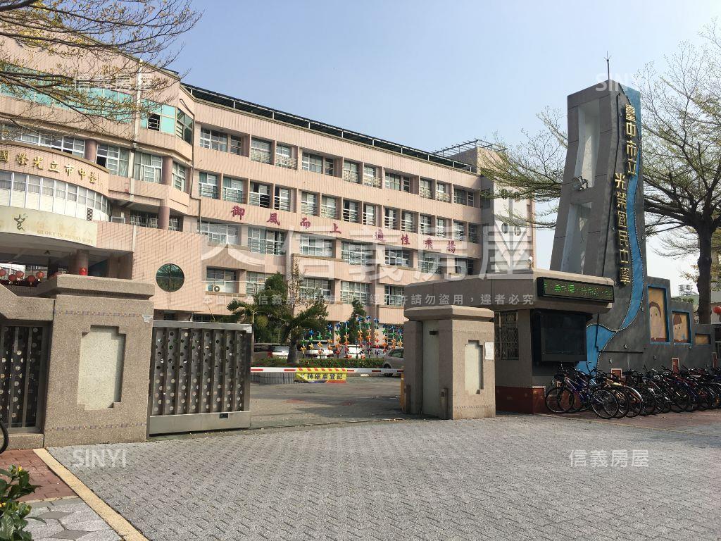 商業區大樓高樓大三房房屋室內格局與周邊環境