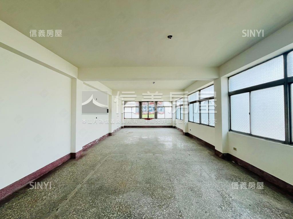 屏東市臨路大地坪透店房屋室內格局與周邊環境