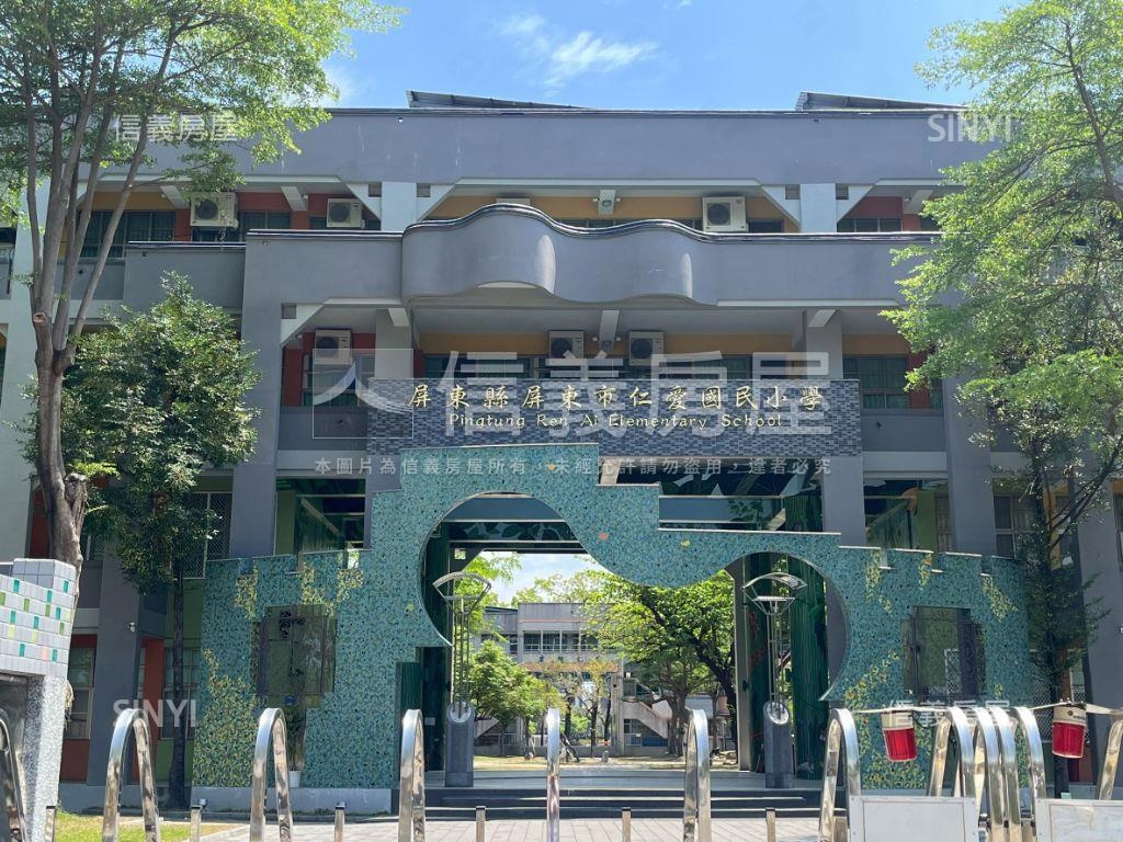 屏東市臨路大地坪透店房屋室內格局與周邊環境