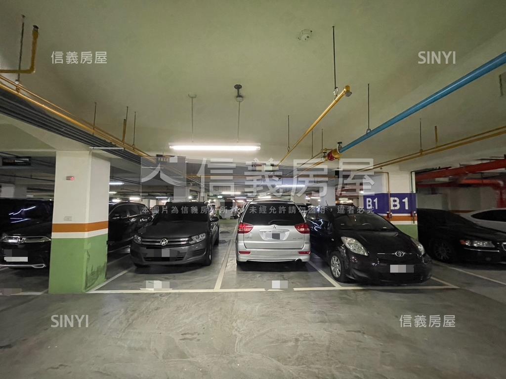 稀有新北郡●釋出邊間大戶房屋室內格局與周邊環境