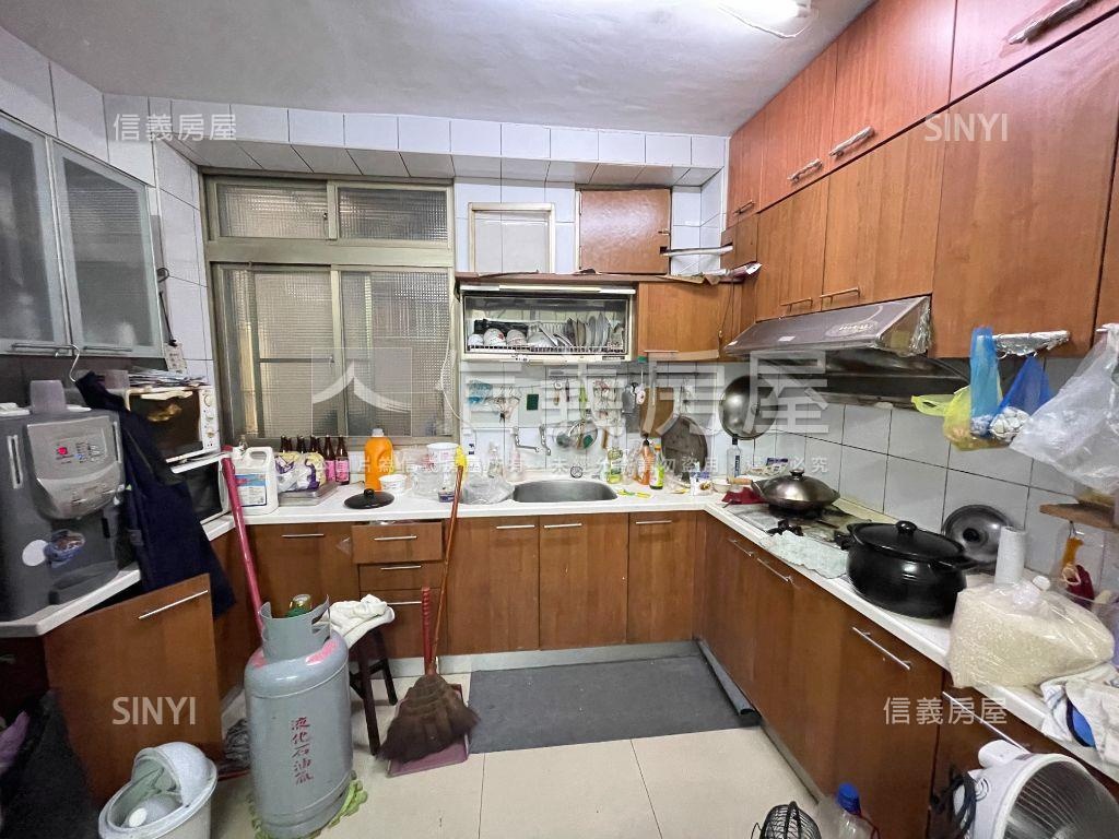 五甲正街美透天房屋室內格局與周邊環境