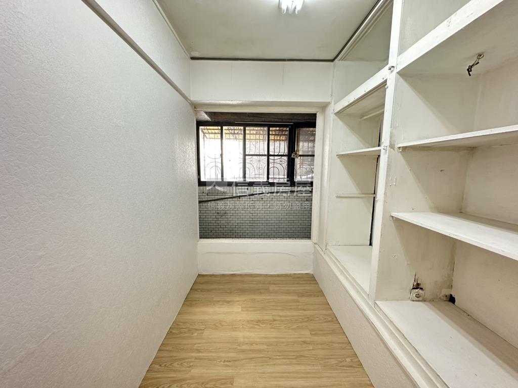 大立商圈公園首排金店面房屋室內格局與周邊環境