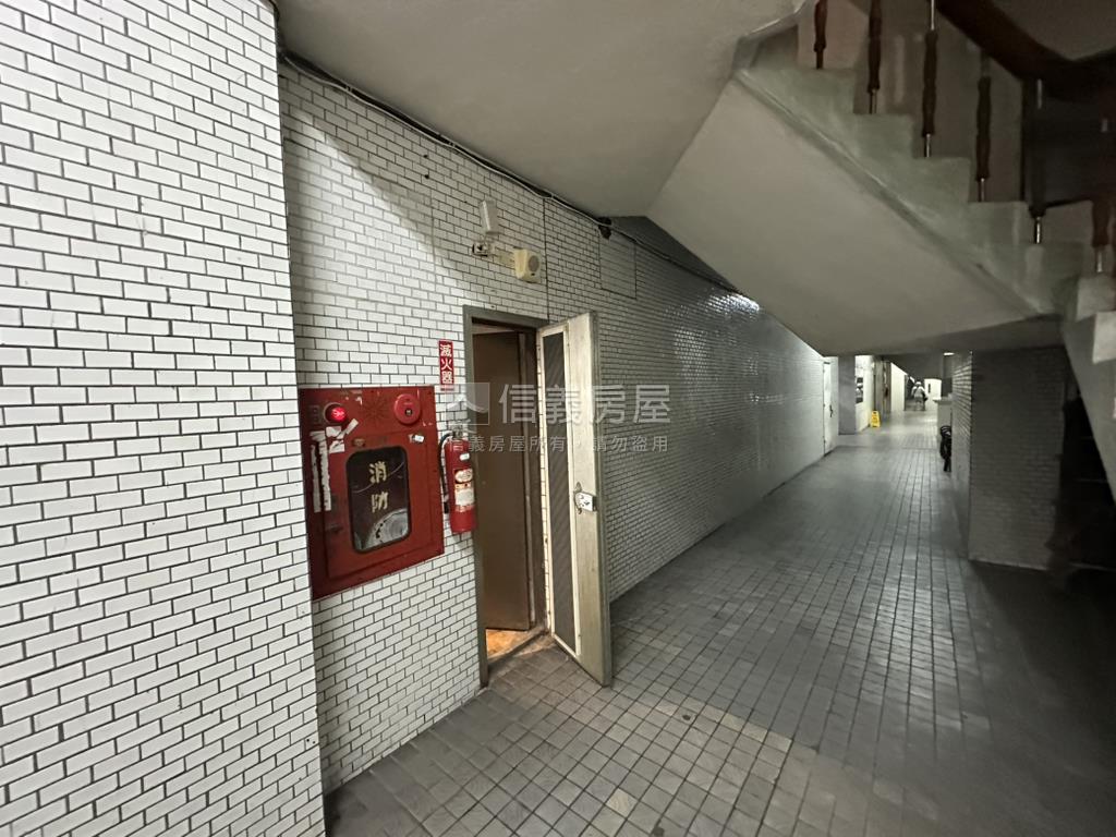 大立商圈公園首排金店面房屋室內格局與周邊環境