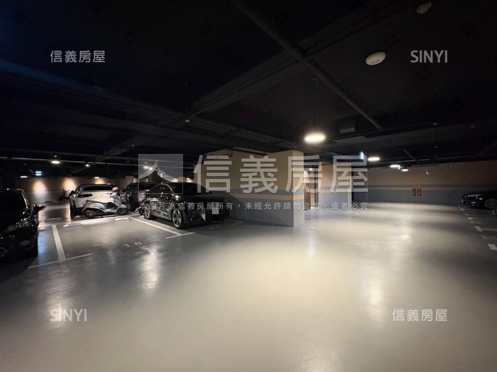 新家華家里人美三房房屋室內格局與周邊環境