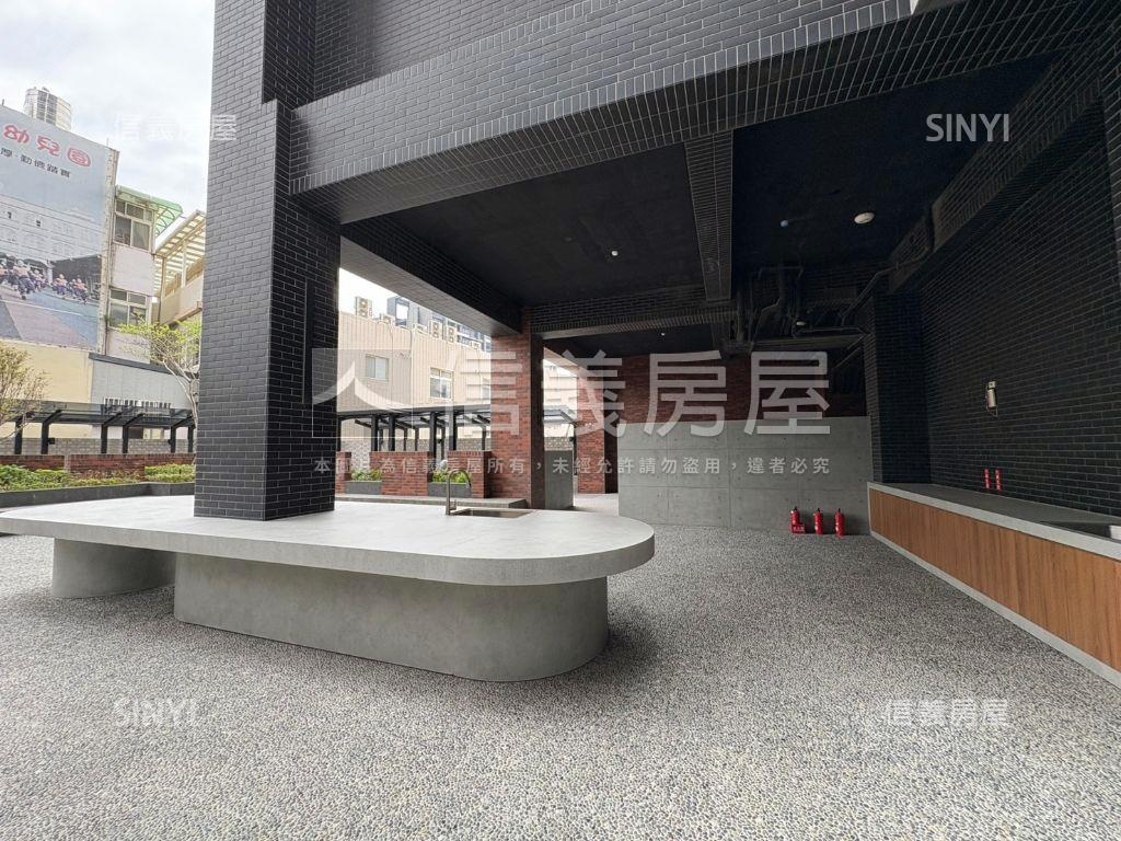 新家華家里人美三房房屋室內格局與周邊環境