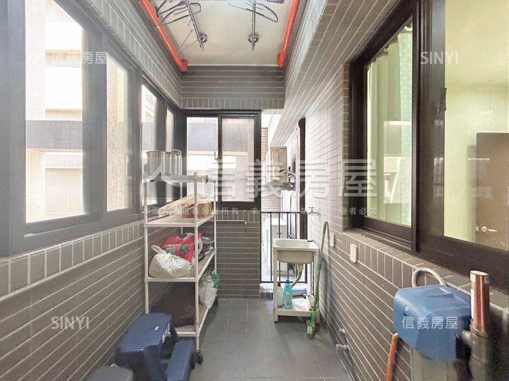實心甜遼闊視野美三房房屋室內格局與周邊環境