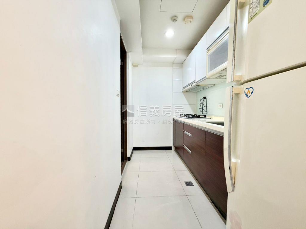 稀有！水蓮三房美屋附平車房屋室內格局與周邊環境