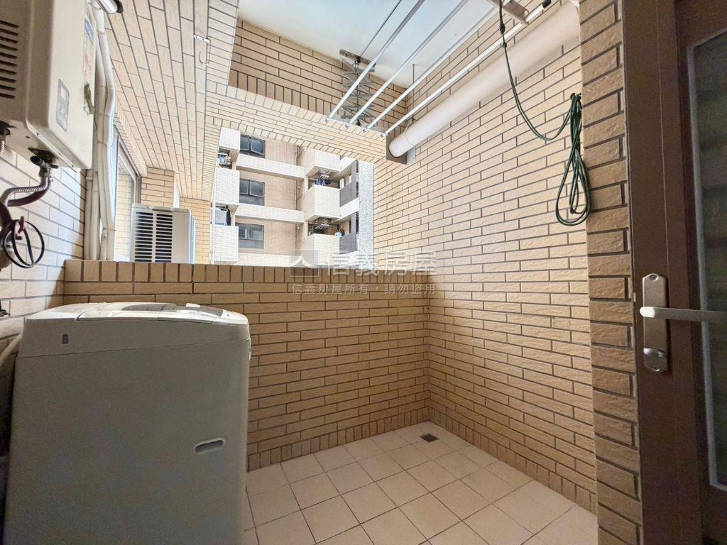 稀有！水蓮三房美屋附平車房屋室內格局與周邊環境