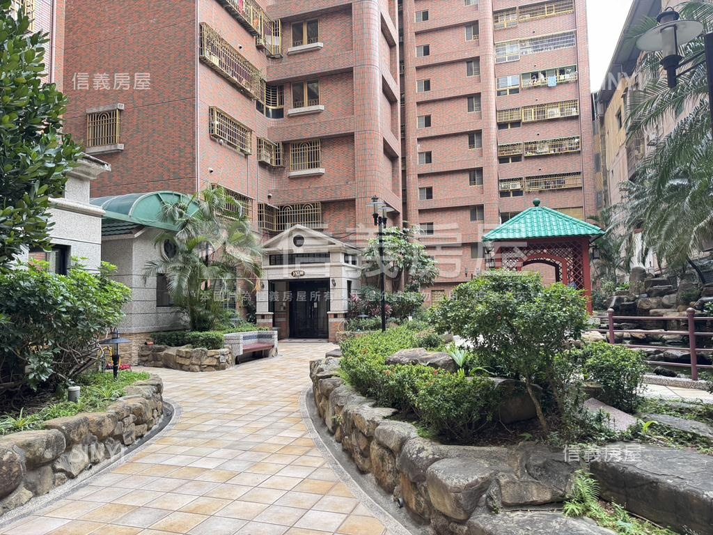 歡喜京城美三房平車房屋室內格局與周邊環境