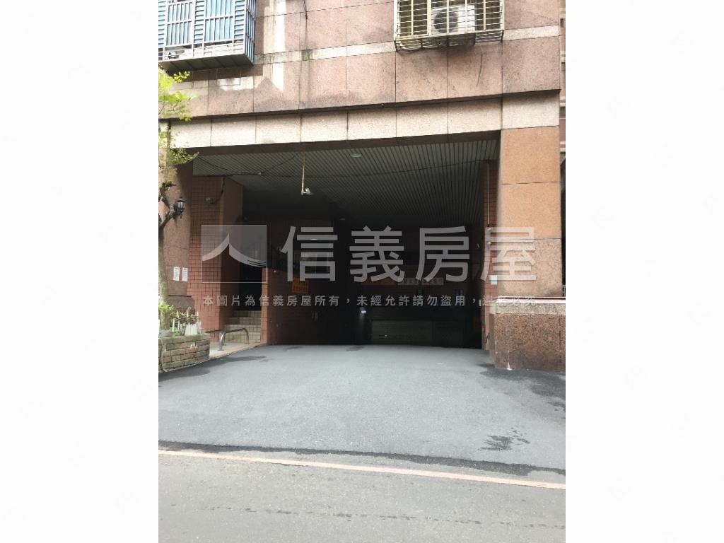 中平三房車位房屋室內格局與周邊環境
