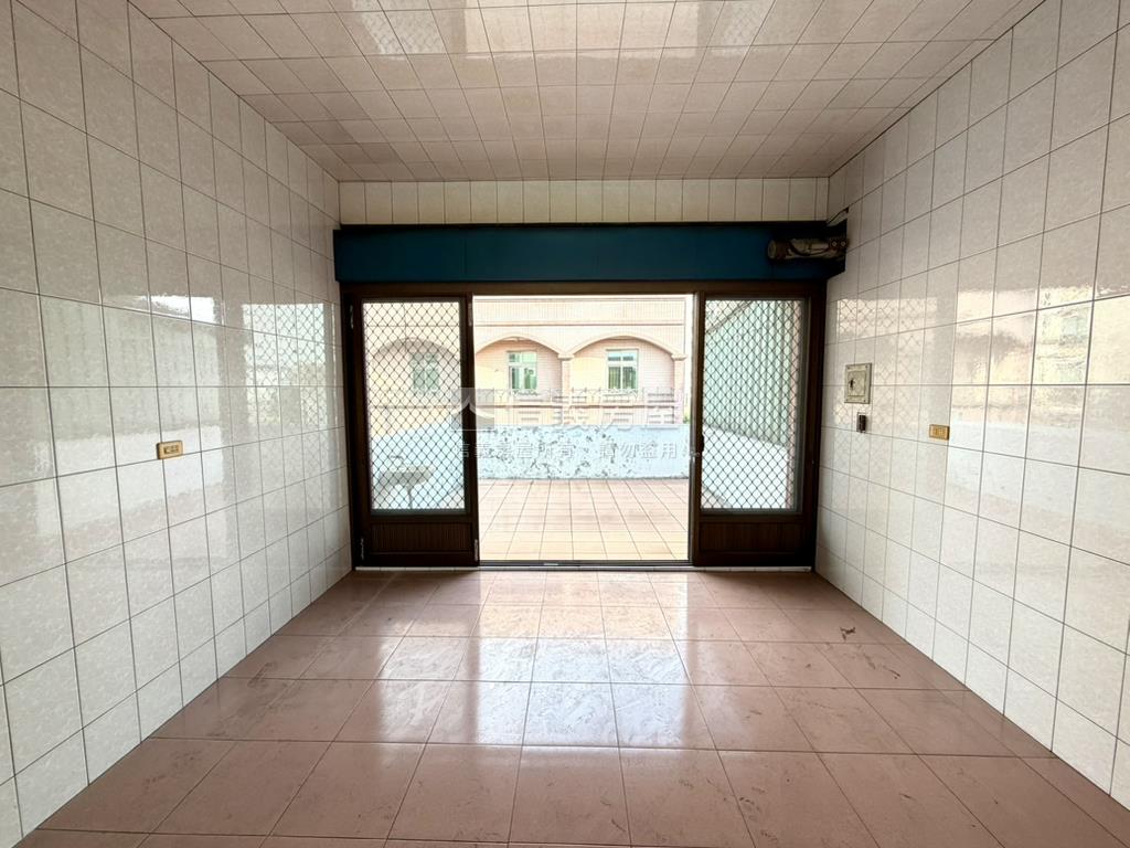 誠售★前路後巷邊間透天房屋室內格局與周邊環境