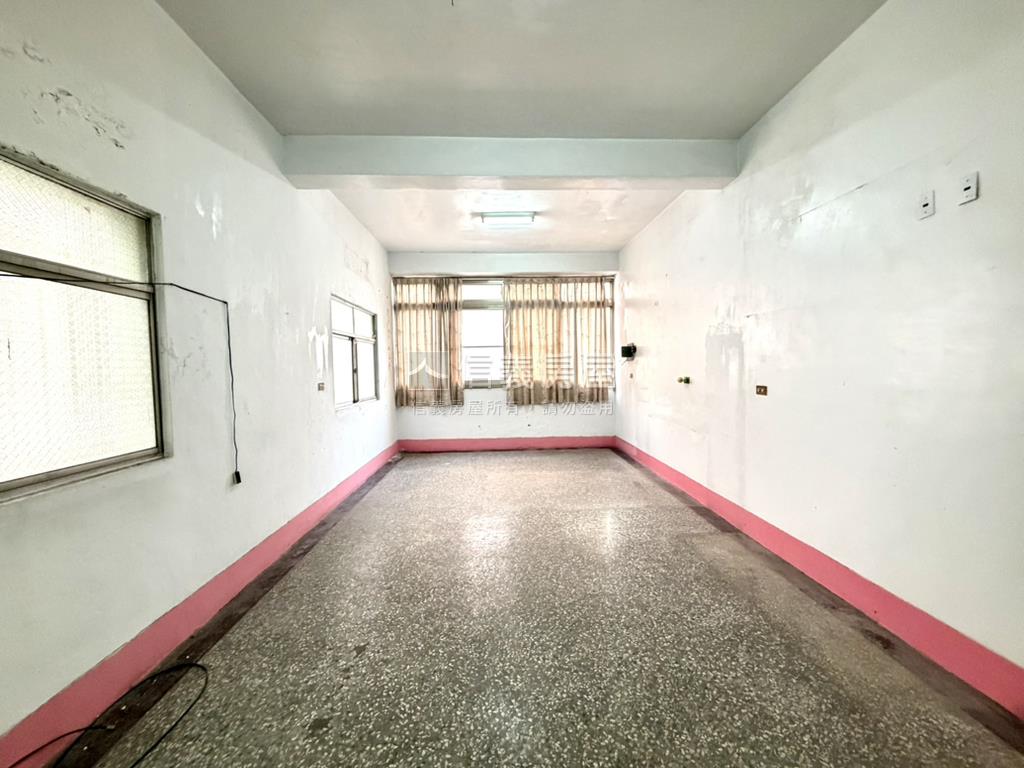 誠售★前路後巷邊間透天房屋室內格局與周邊環境