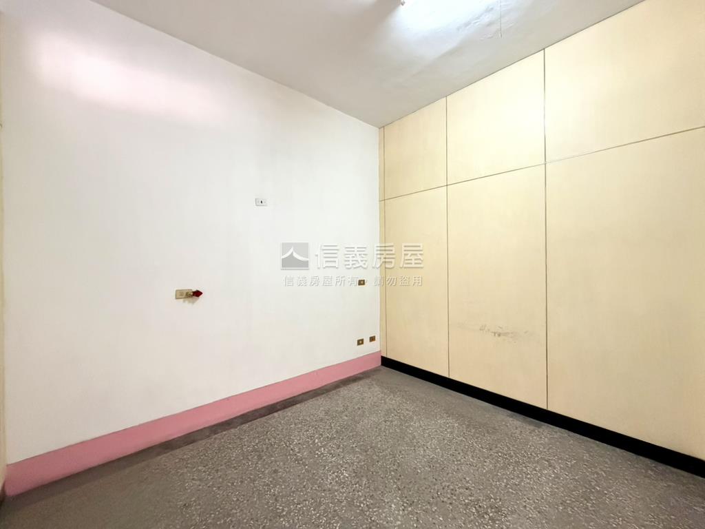 誠售★前路後巷邊間透天房屋室內格局與周邊環境