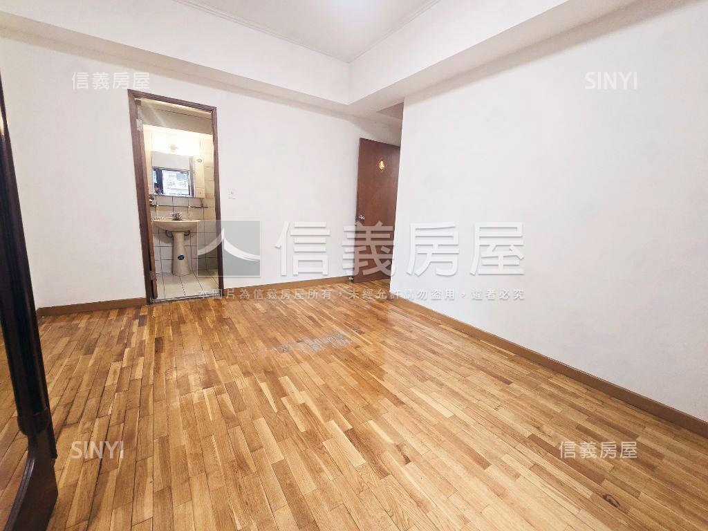 稀有山水畫樓精美４房房屋室內格局與周邊環境