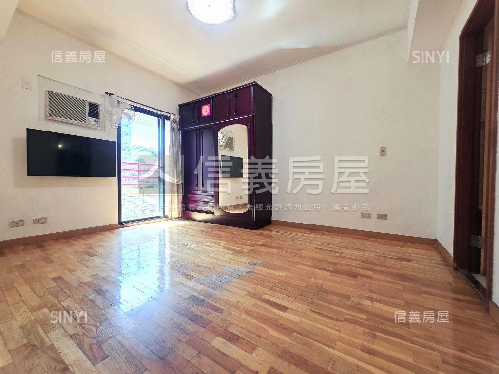 稀有山水畫樓精美４房房屋室內格局與周邊環境