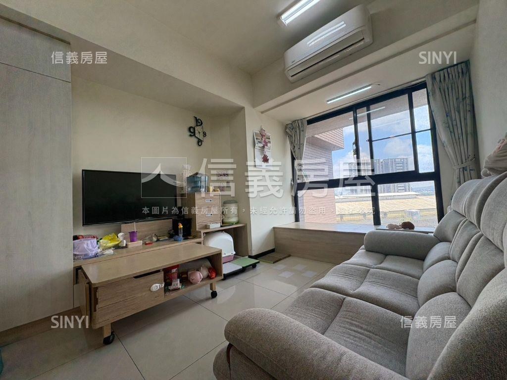 夢時代採光綠景兩房車位房屋室內格局與周邊環境