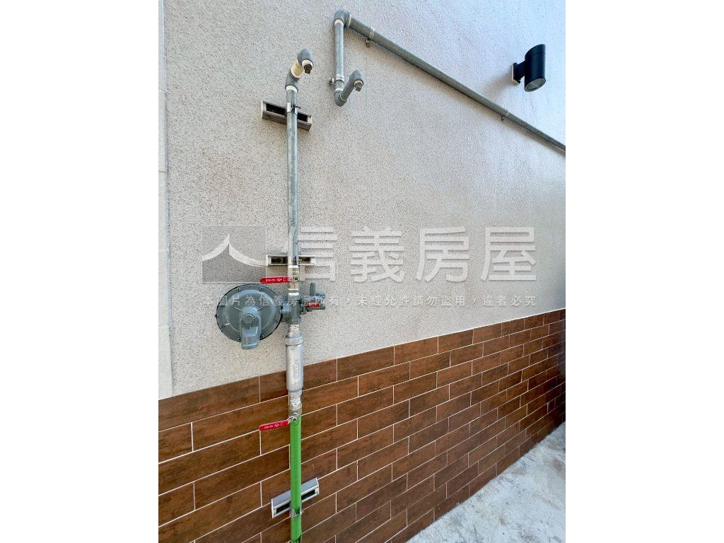 鳳山車站天然瓦斯角窗美透房屋室內格局與周邊環境