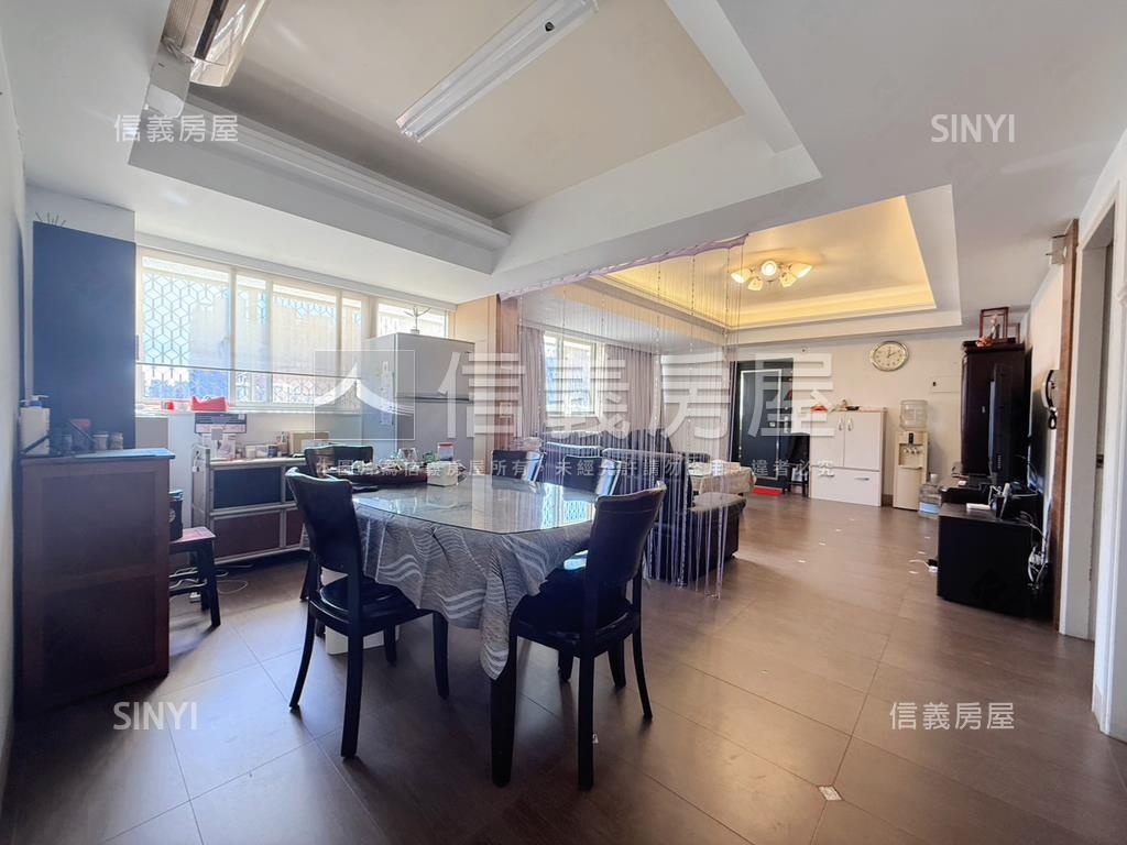 華興高樓採光大三房房屋室內格局與周邊環境