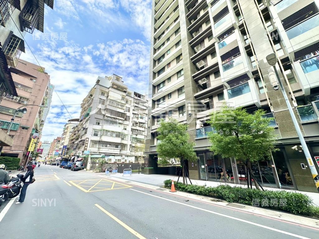 怡富宜家邊間三房車位房屋室內格局與周邊環境