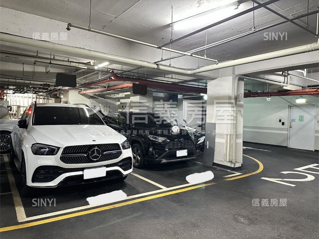 專任竹城新宿美三房車位房屋室內格局與周邊環境