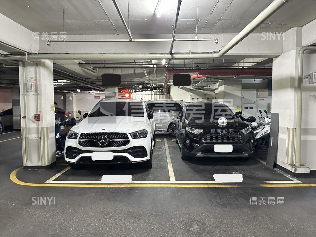 專任竹城新宿美三房車位房屋室內格局與周邊環境