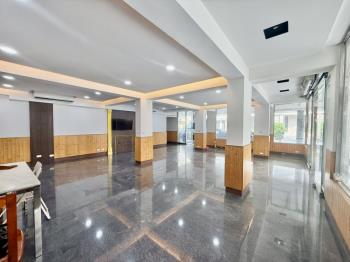 仁武角窗金店面