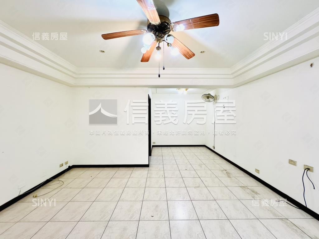 極稀有國泰建設公寓二樓房屋室內格局與周邊環境