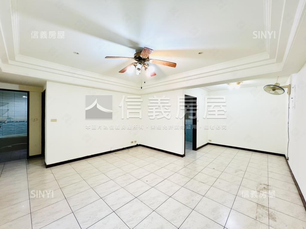 極稀有國泰建設公寓二樓房屋室內格局與周邊環境
