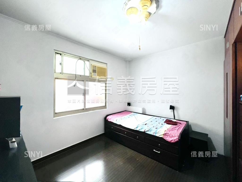 極稀有國泰建設公寓二樓房屋室內格局與周邊環境
