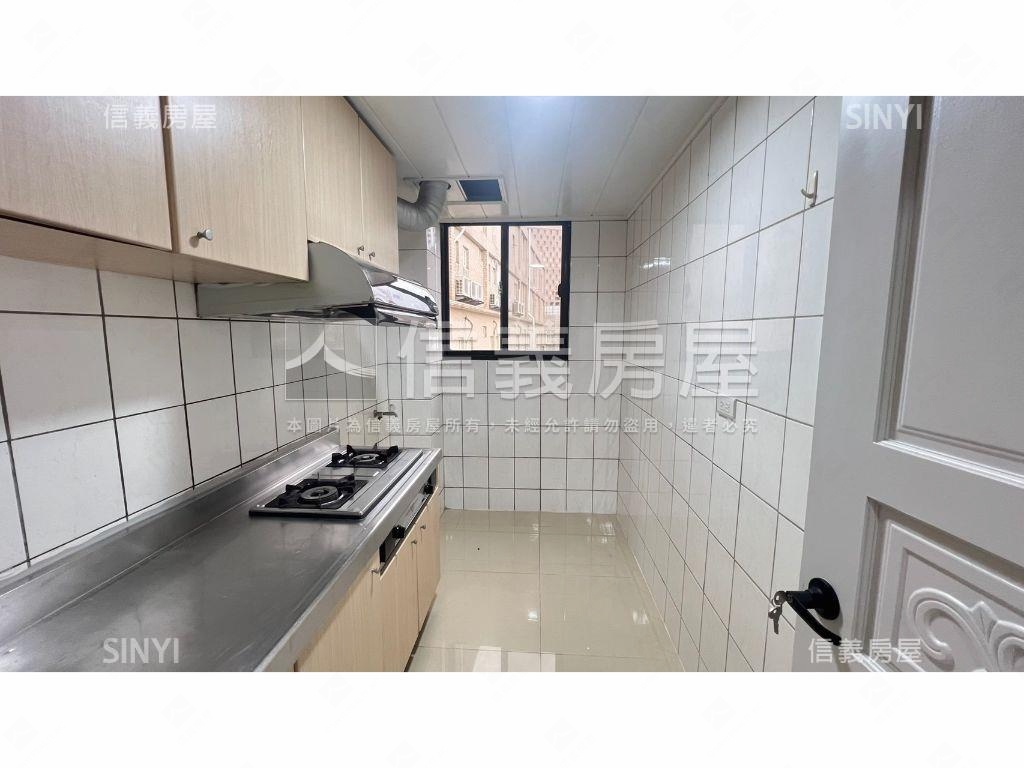 近喜來登輕鬆成家三房房屋室內格局與周邊環境
