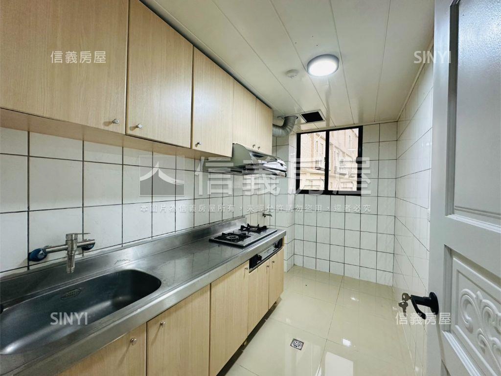 近喜來登輕鬆成家三房房屋室內格局與周邊環境
