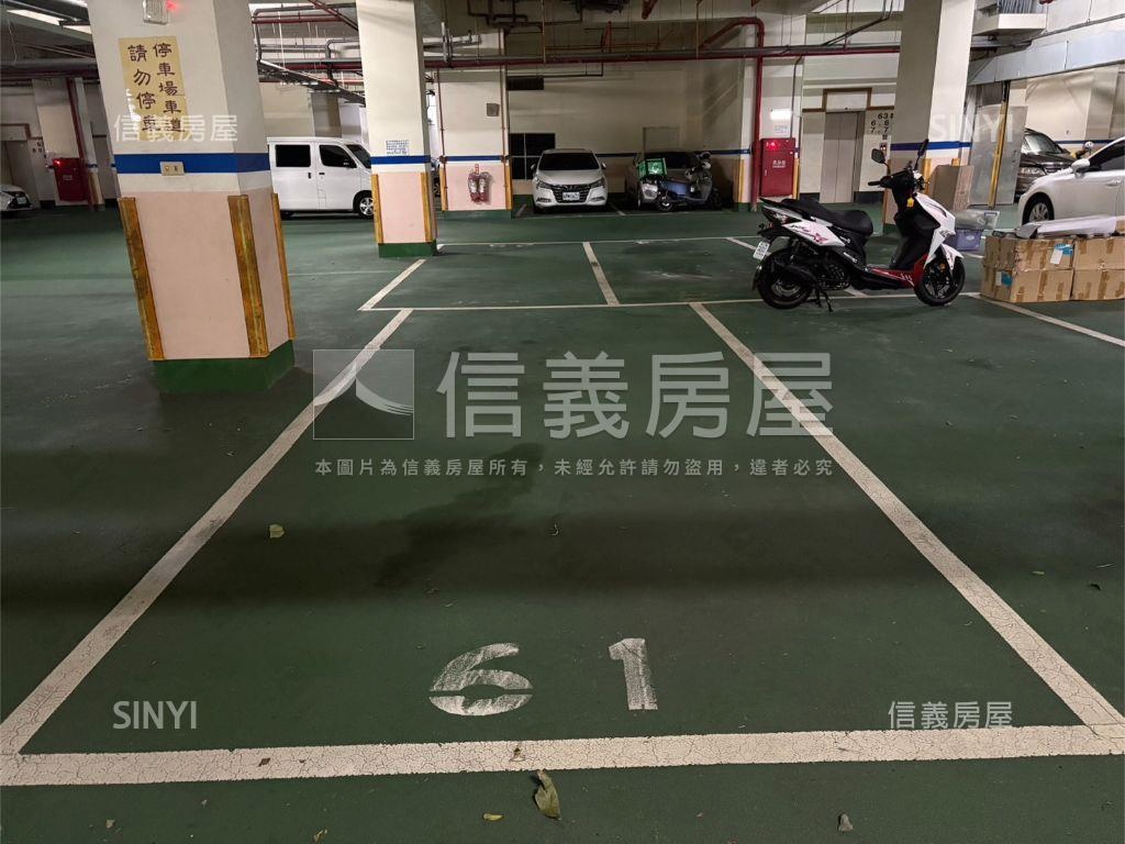 綠葉大空間附車位房屋室內格局與周邊環境