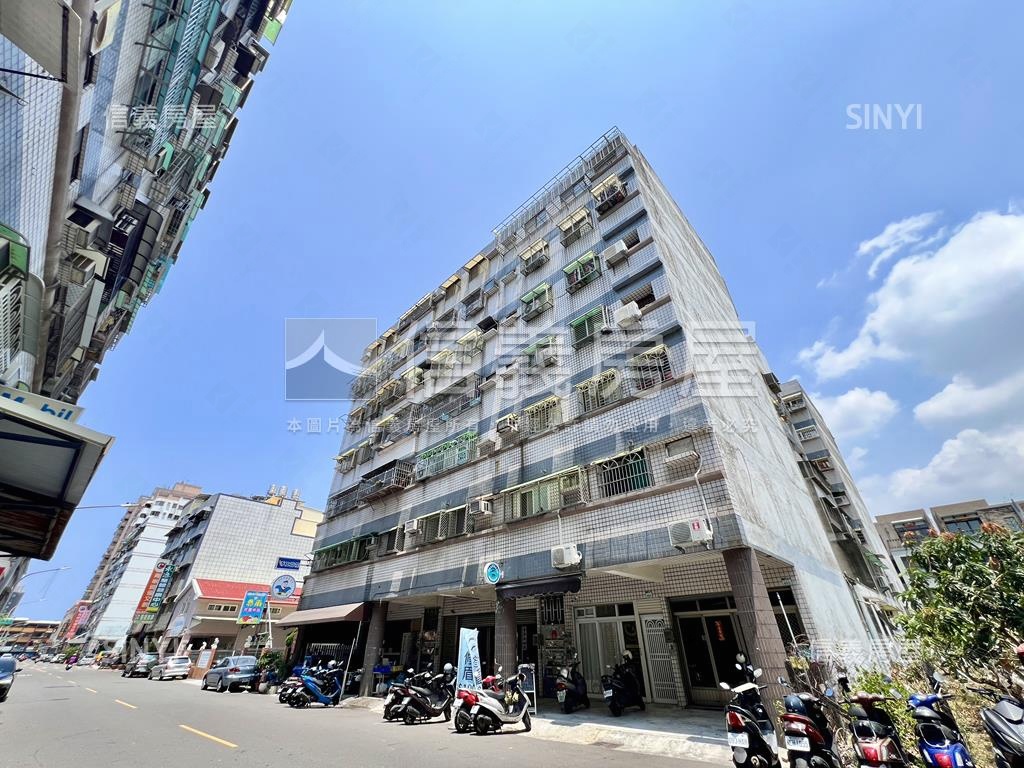 陽台進出質感採光正三房房屋室內格局與周邊環境