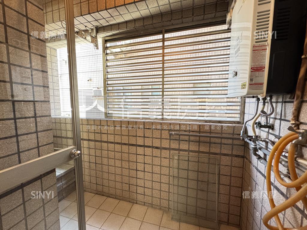 免千萬捷運旁高樓景觀四房房屋室內格局與周邊環境