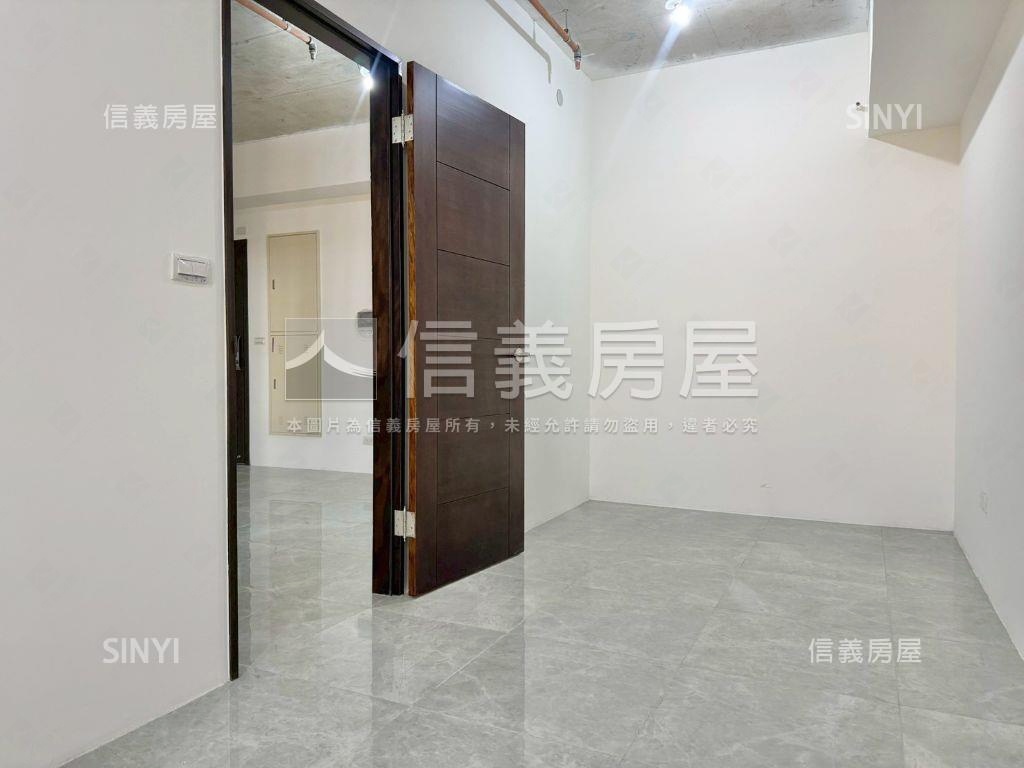 宇成植感高樓兩房平車房屋室內格局與周邊環境