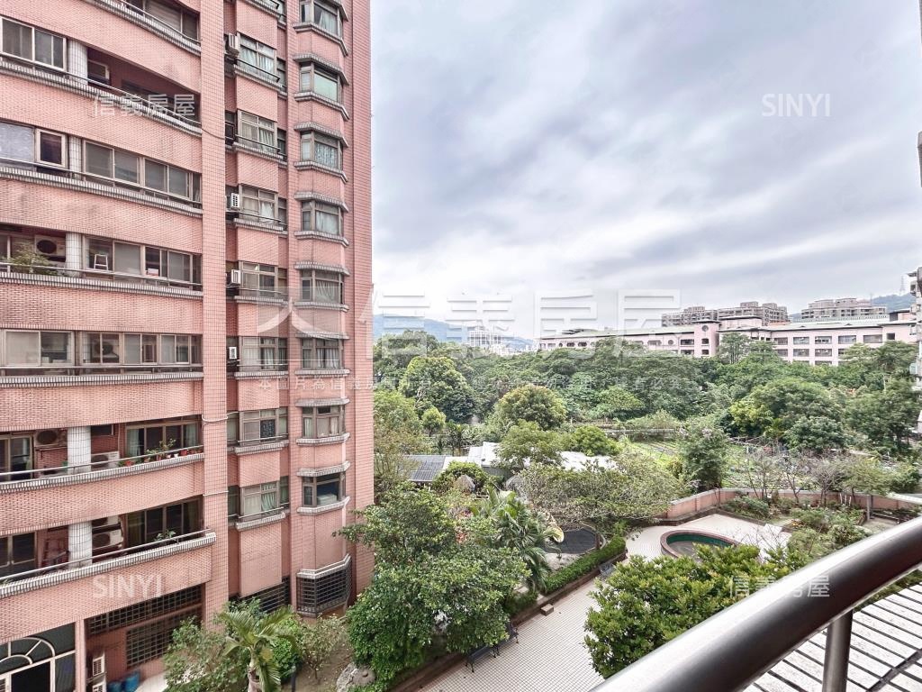 龍長吟３房車位房屋室內格局與周邊環境