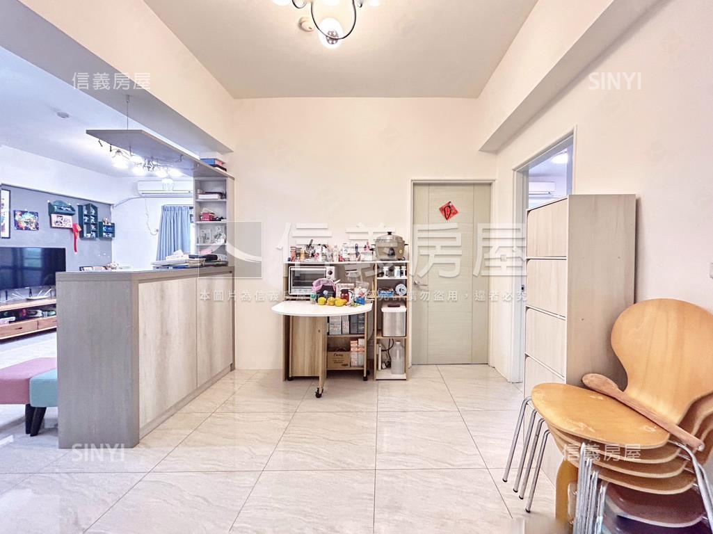 龍長吟３房車位房屋室內格局與周邊環境