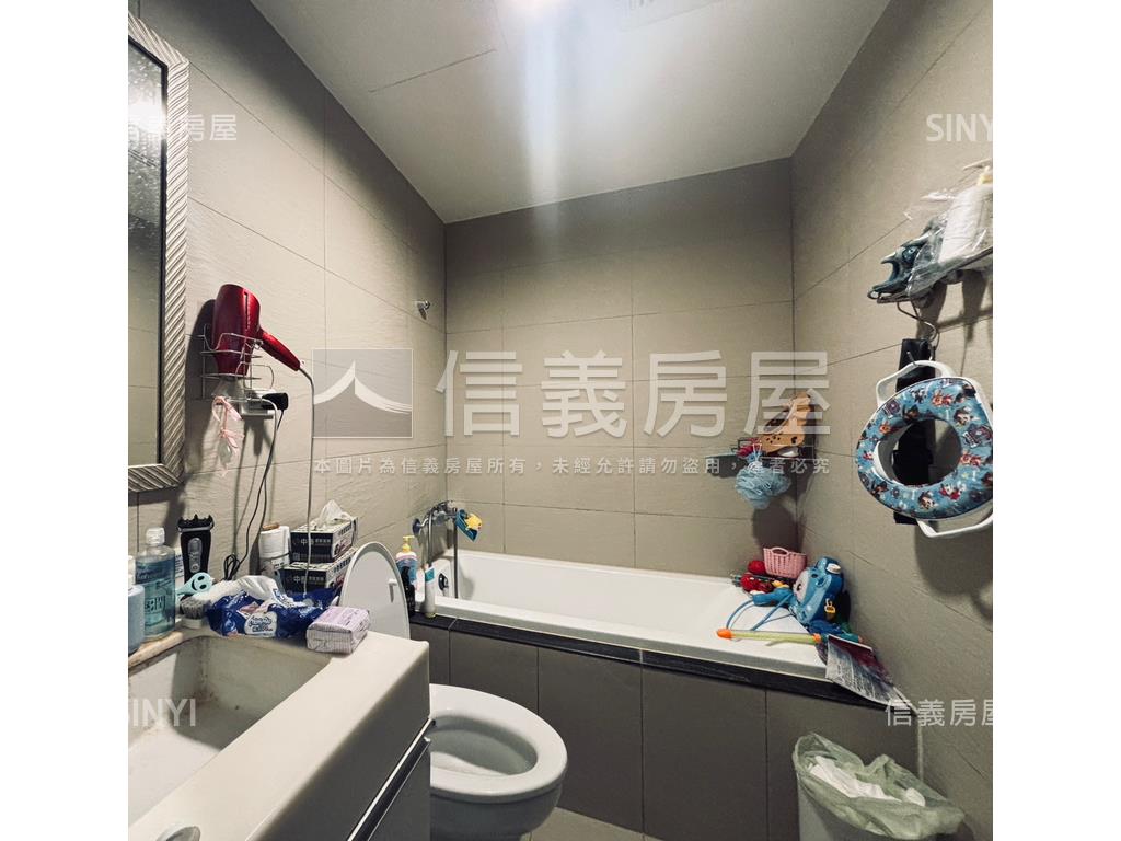 專任佳瑞遊成家三房車位房屋室內格局與周邊環境