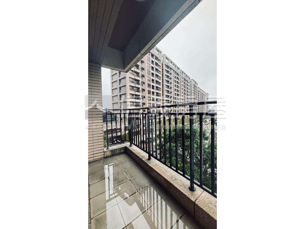 專任佳瑞遊成家三房車位房屋室內格局與周邊環境